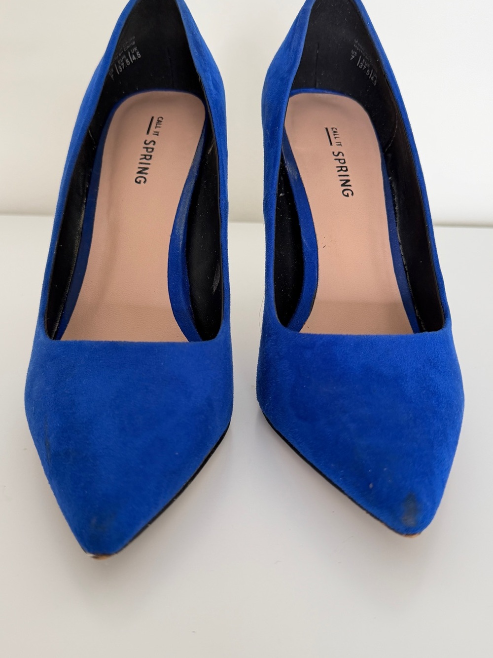 Blue suede pointed-toe heels sise 7 US